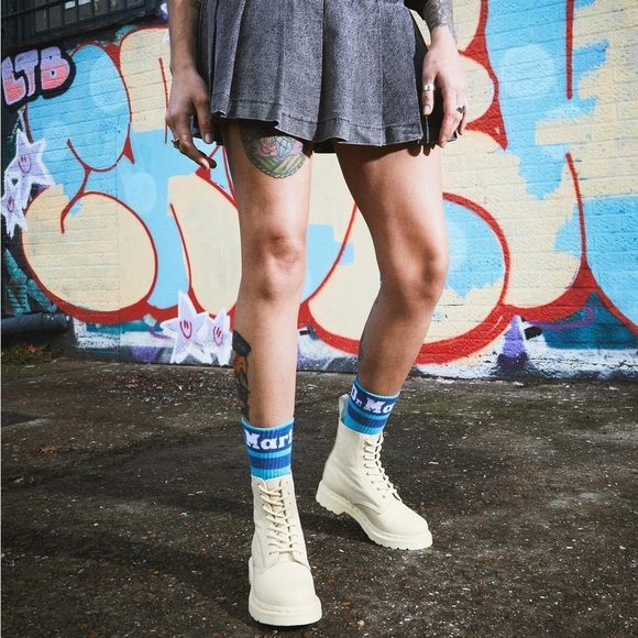 Dr. Martens 1460 WOMEN'S MONO LACE UP BOOTS - Picture 4 of 11